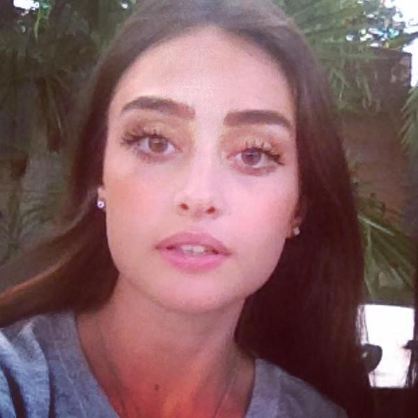 Esra Bilgiç fotoğrafı