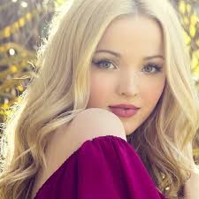 Dove Cameron Fotoğrafı