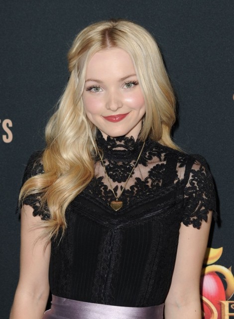 Dove Cameron Fotoğrafı