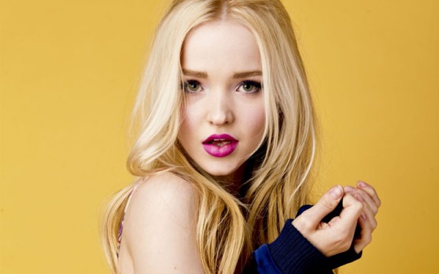 Dove Cameron Fotoğrafı