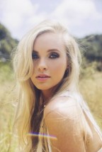 Alicia Banit Fotoğrafı