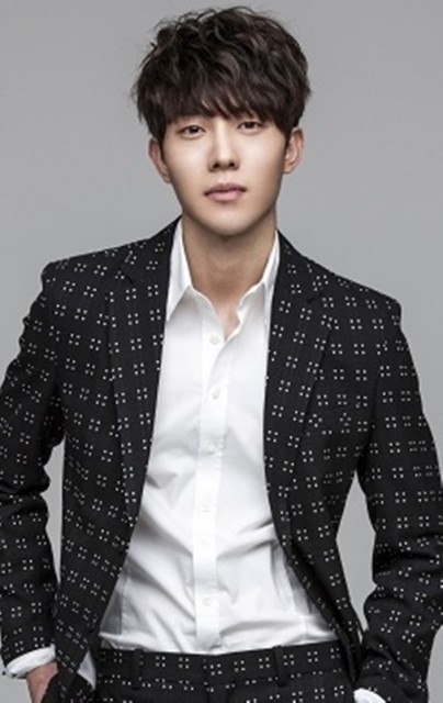 Lee Kang-min (i) Fotoğrafı