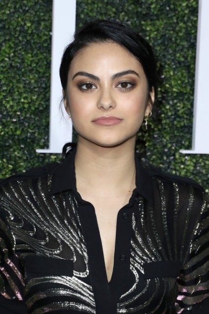 Camila Mendes Fotoğrafı