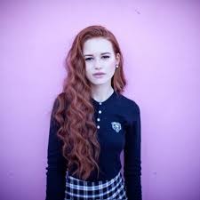 Madelaine  Petsch fotoğrafı