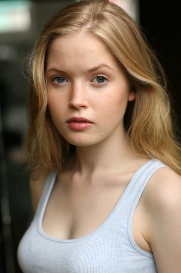 Ellie Bamber Fotoğrafı