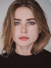 Jeanne Goursaud fotoğrafı