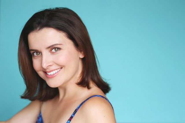 Ashley Lenz Fotoğrafı