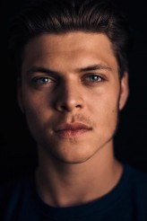 Alex Høgh  Andersen fotoğrafı