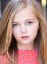 Isabella Kai Rice fotoğrafı