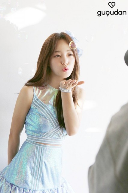 Kim Se-jeong (i) Fotoğrafı