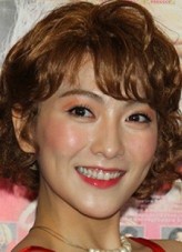 Kang Ji-young fotoğrafı