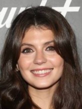 Emily Bader fotoğrafı