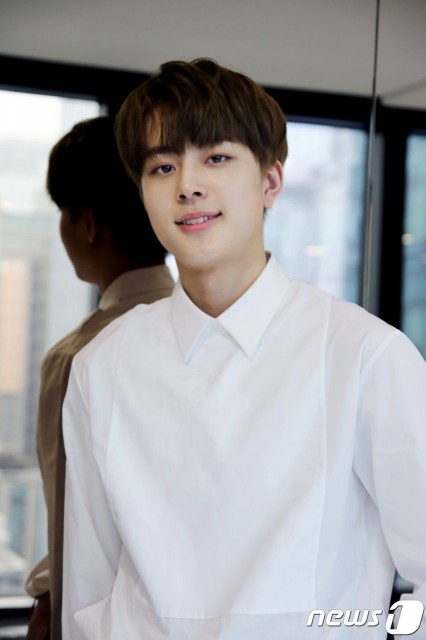 Yoo Seon-Ho Fotoğrafı