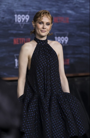 Emily Beecham Fotoğrafı