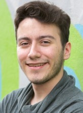 Enes Batur fotoğrafı