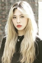 Kim Hye-Yeon fotoğrafı