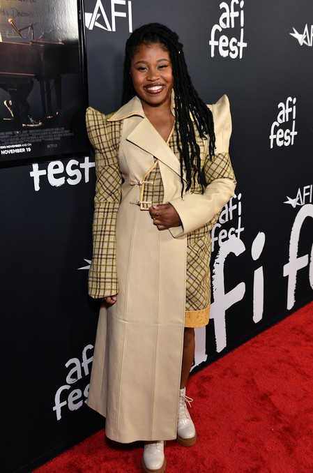 Dominique Fishback Fotoğrafı