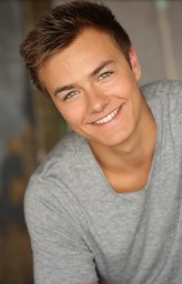Peyton  Meyer fotoğrafı