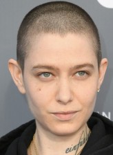 Asia Kate Dillon fotoğrafı