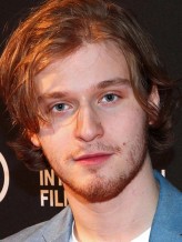 Fred Hechinger fotoğrafı