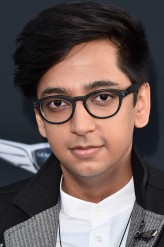 Nik Dodani fotoğrafı