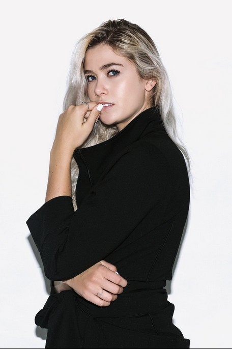 Rose Reid Fotoğrafı