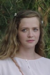 Sarina Radomski fotoğrafı