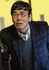 Lee Yoon-Hee (i) fotoğrafı