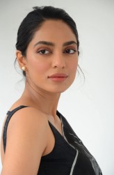 Sobhita Dhulipala fotoğrafı