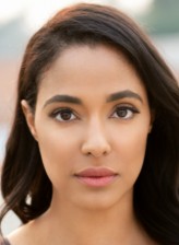 Adrienne Thomas fotoğrafı