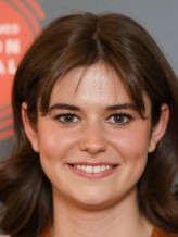 Alison Oliver fotoğrafı