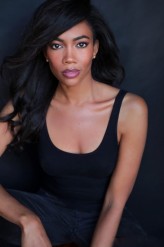 April Hale fotoğrafı