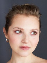 Mia McKenna-Bruce fotoğrafı