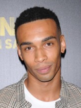 Julian Elijah Martinez fotoğrafı