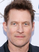 James Tupper fotoğrafı