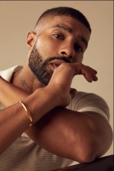 Skyh Black fotoğrafı