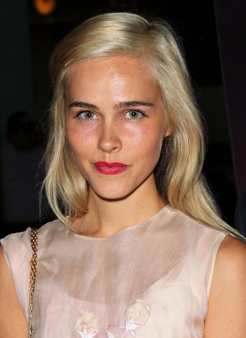 Isabel Lucas Fotoğrafı