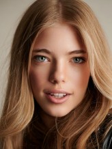 Elle McKinnon fotoğrafı