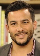 Ennis Esmer fotoğrafı