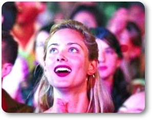 Nora Arnezeder Fotoğrafı