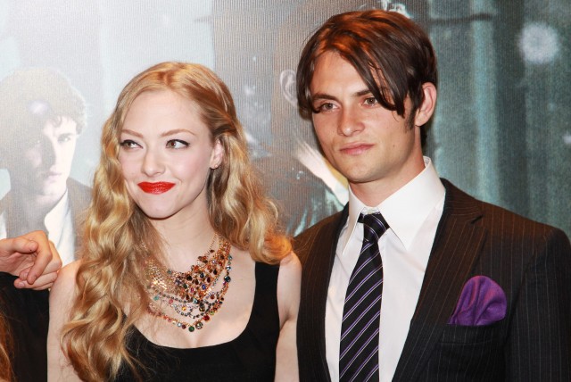 Kız ve Kurt Fotoğrafı