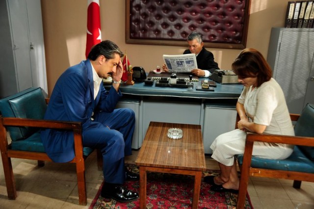 Öyle Bir Geçer Zaman Ki Fotoğrafları 46