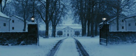 Ejderha Dövmeli Kız Fotoğrafı