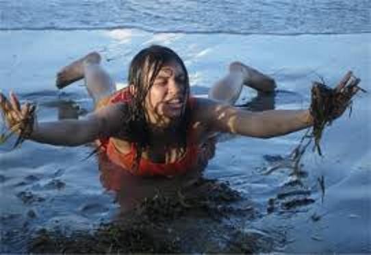 Ang Babaeng Putik Fotoğrafı