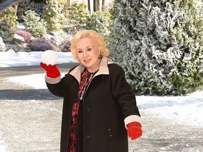 Call Me Mrs. Miracle fotoğrafı Call Me Mrs. Miracle fotoğrafı