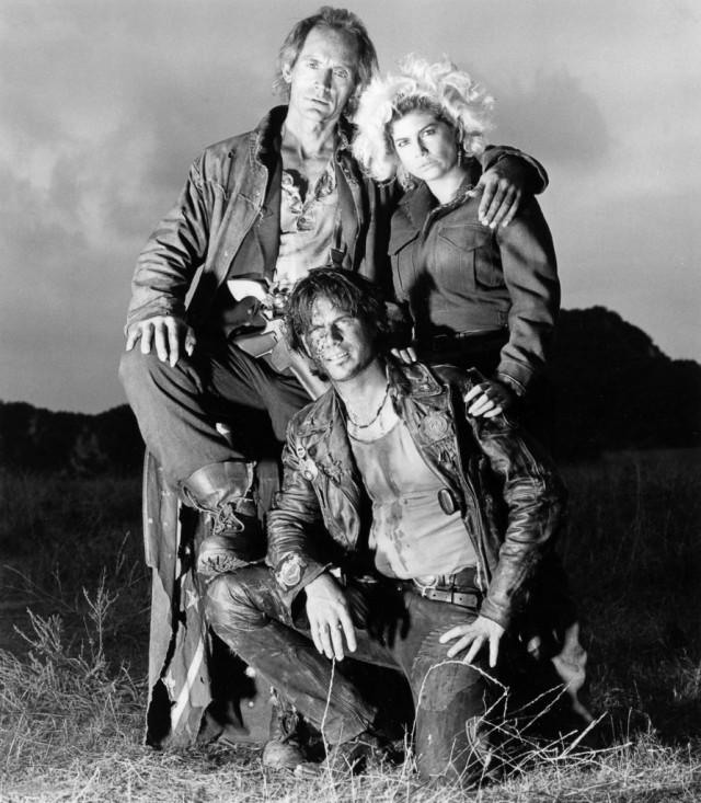 Near Dark Fotoğrafları 3