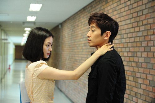 Beautiful Spy Fotoğrafı