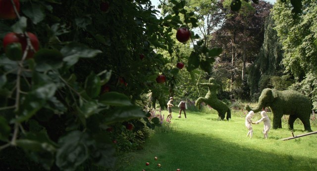 Bayan Peregrine'in Tuhaf Çocukları Fotoğrafı