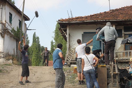 Bir Ses Böler Geceyi Fotoğrafları 2