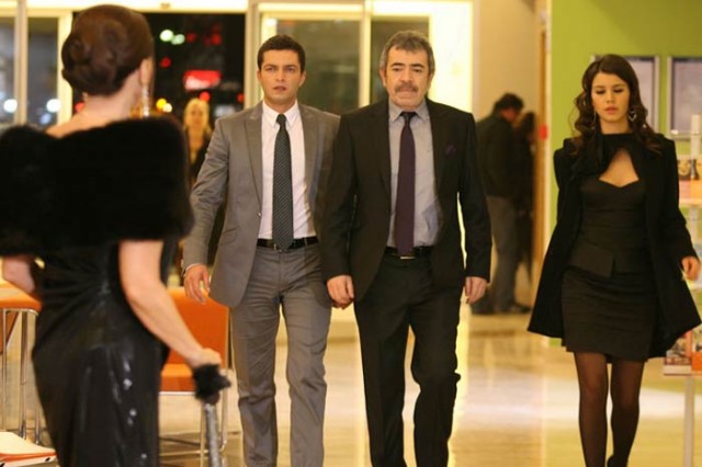 Aşk-ı Memnu Fotoğrafı